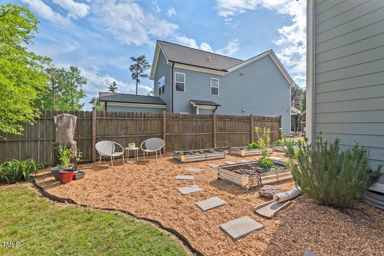 1427 Bungalow Avenue