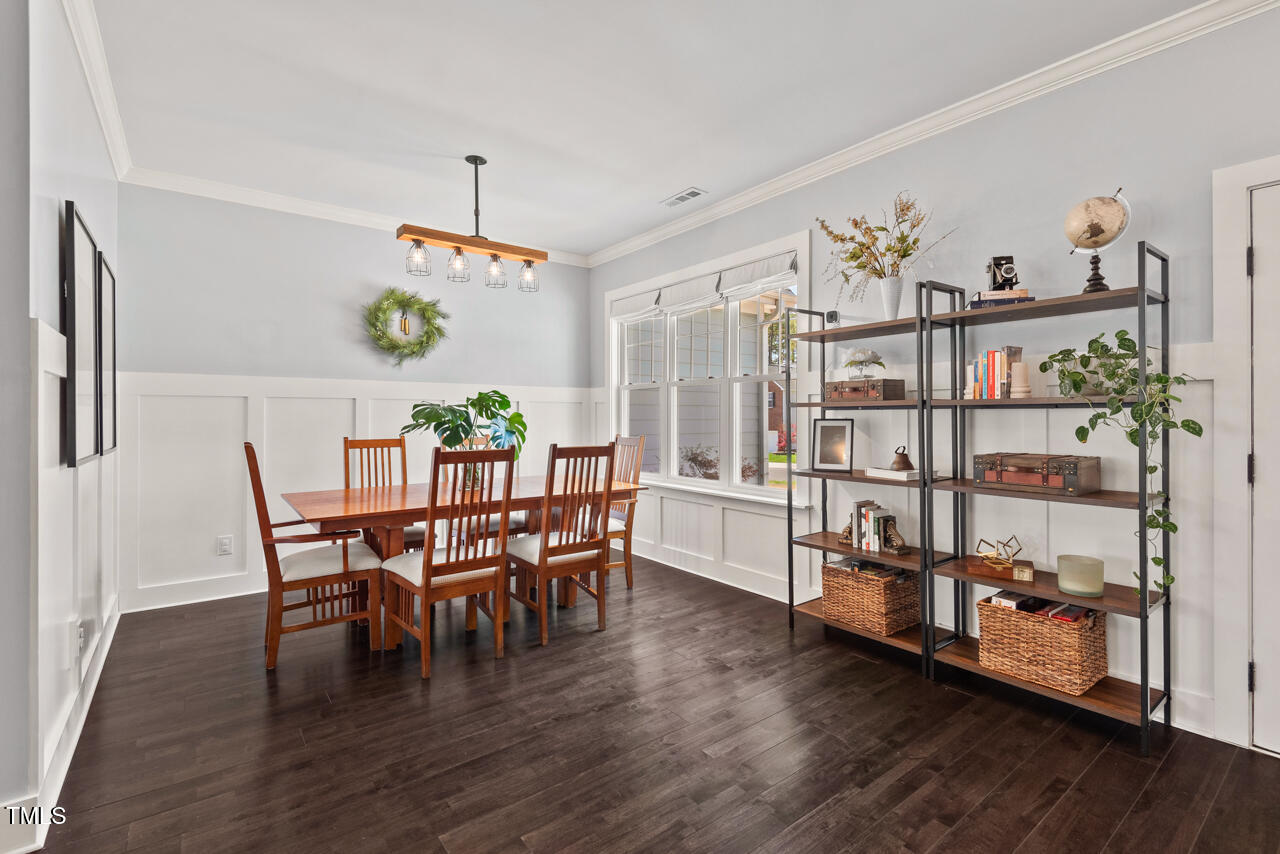 1427 Bungalow Avenue