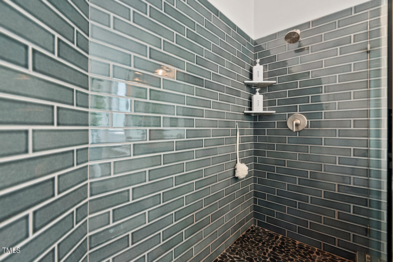 1427 Bungalow Avenue