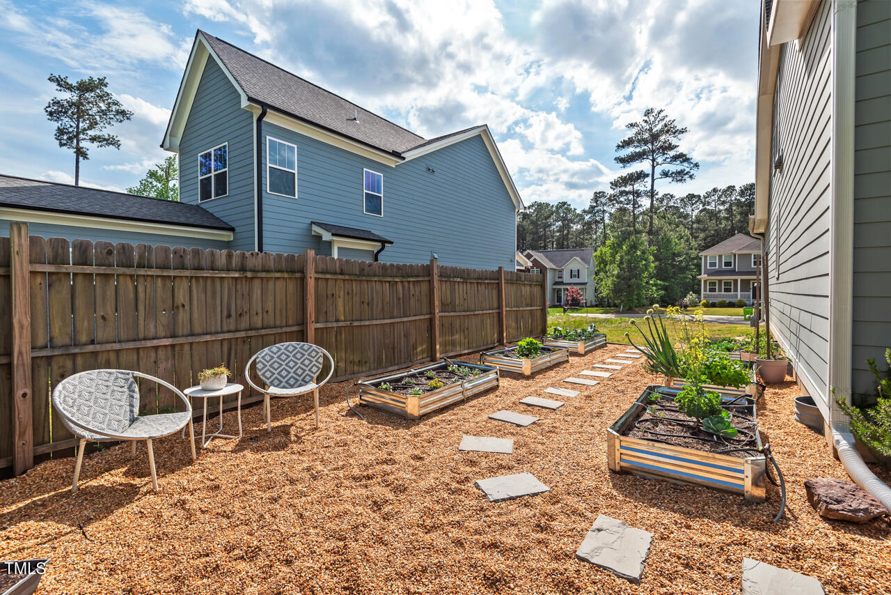 1427 Bungalow Avenue