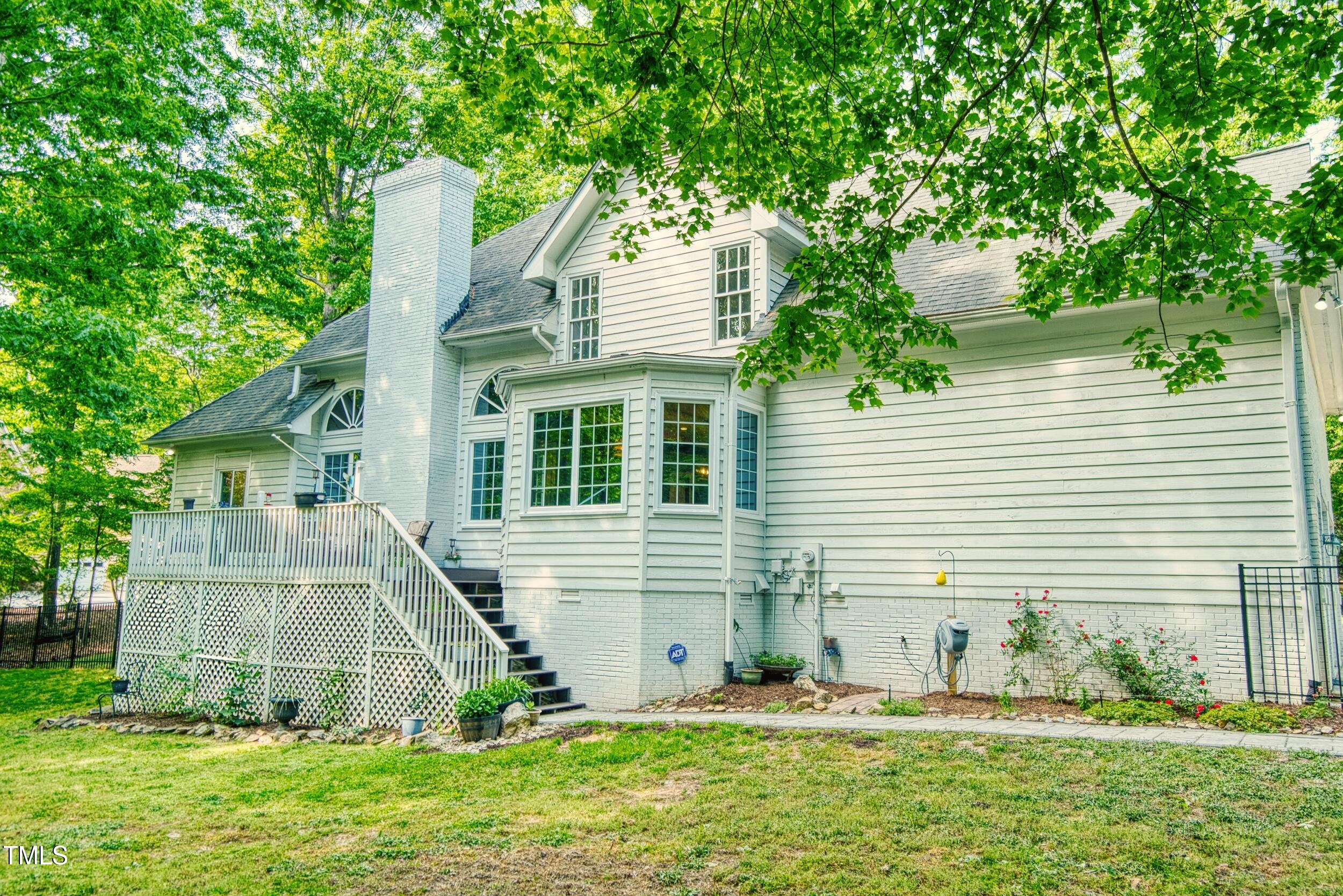 201 Johnstone Ct Court