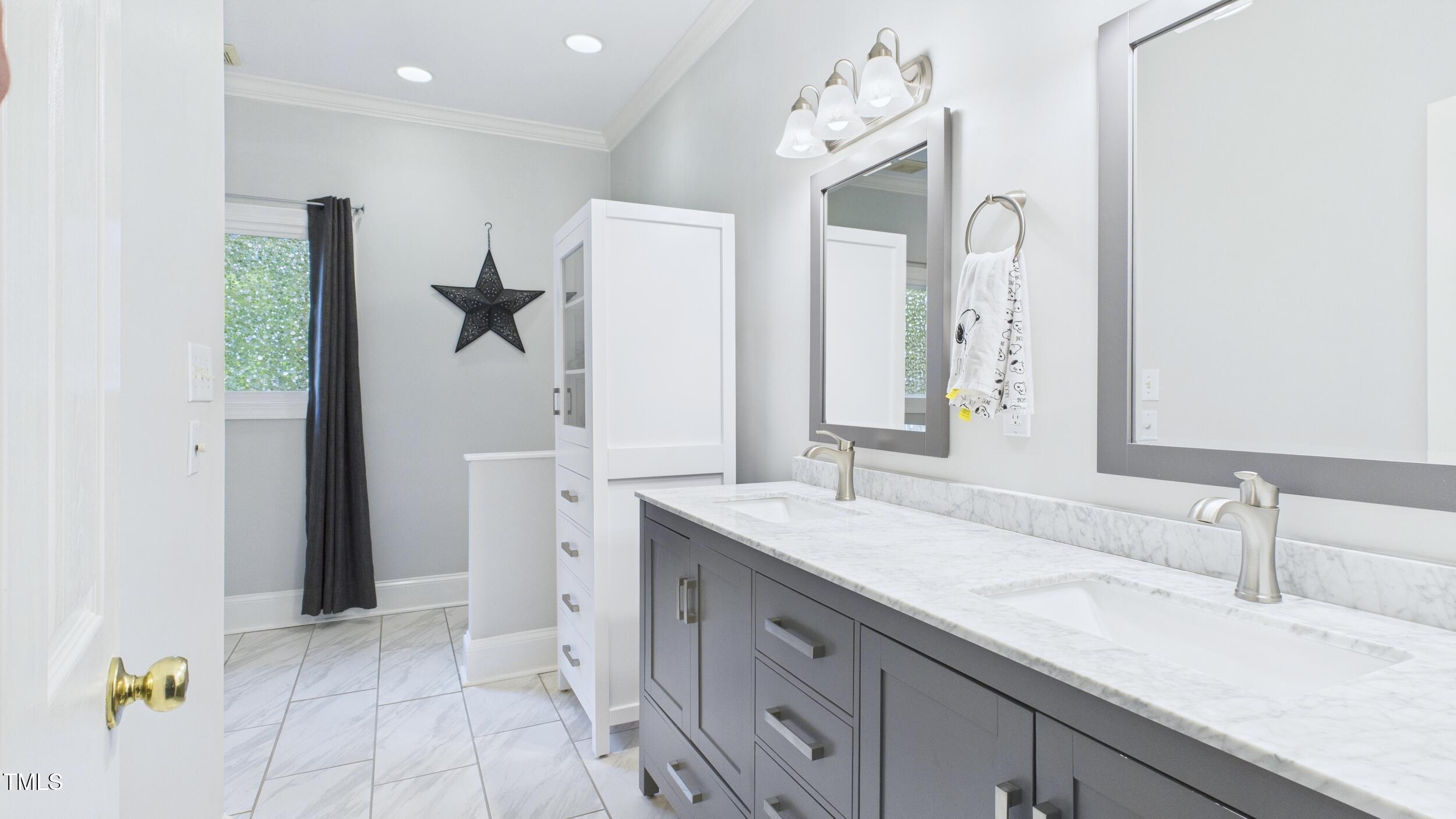 201 Johnstone Ct Court