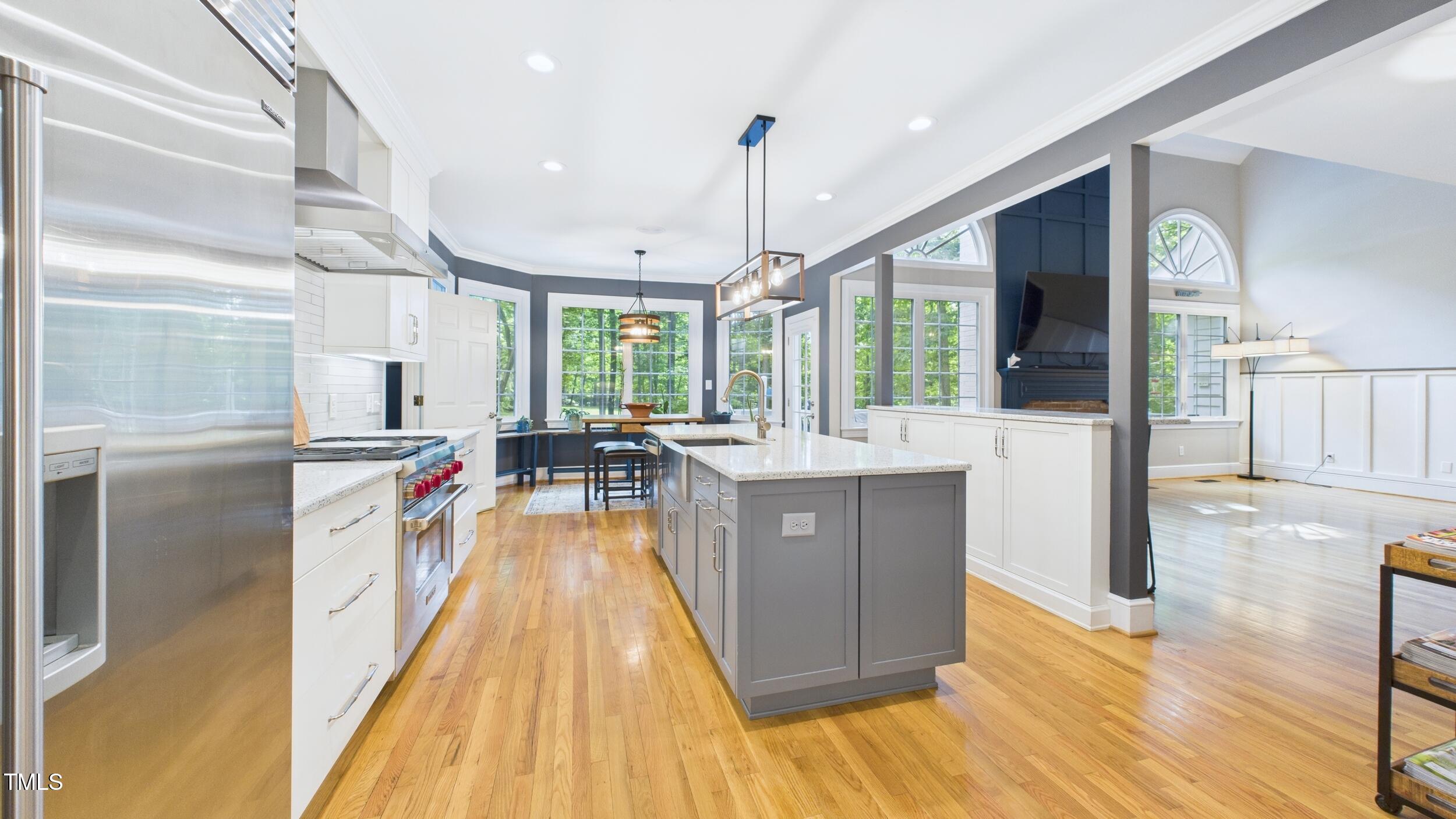 201 Johnstone Ct Court