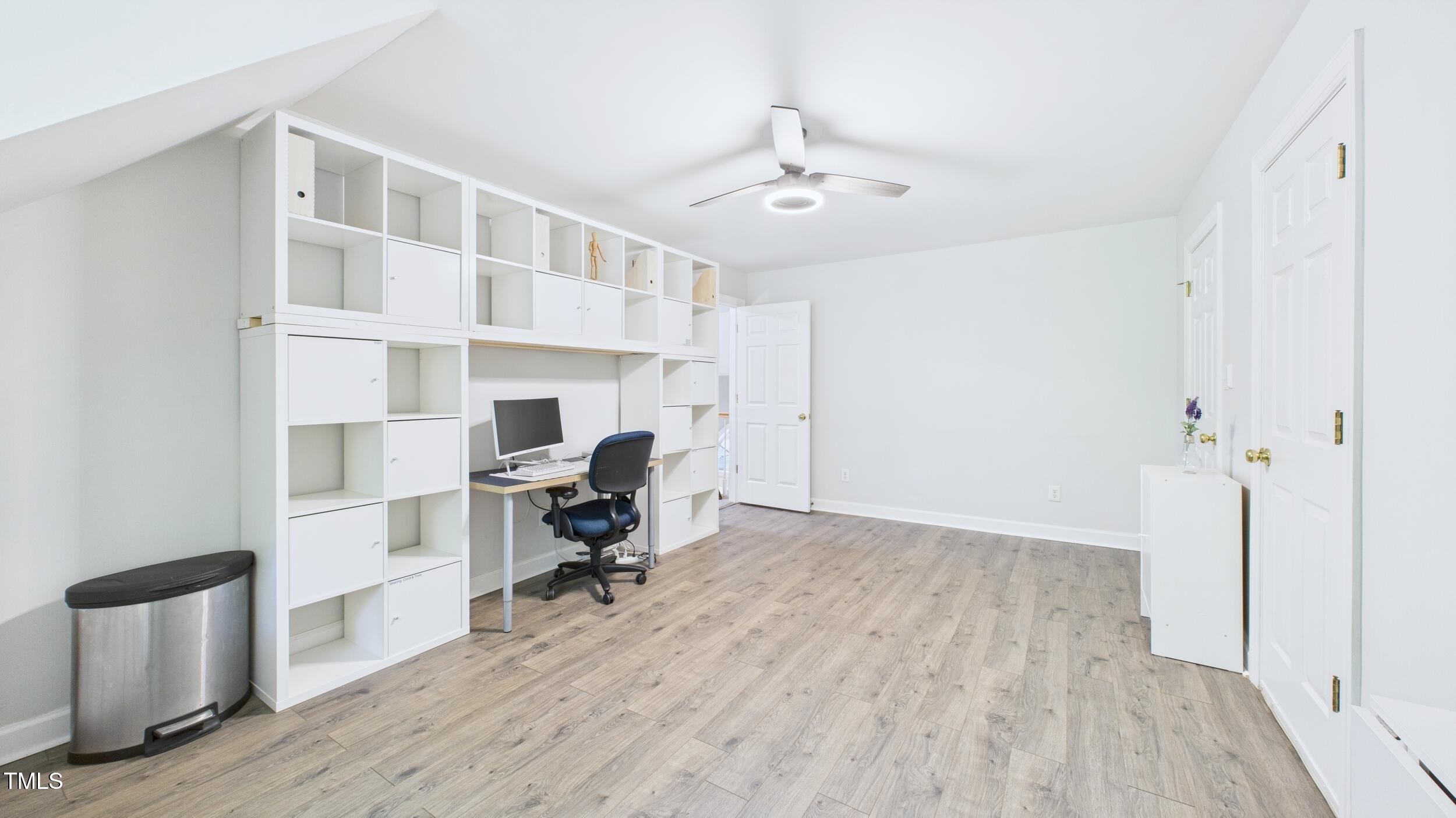 201 Johnstone Ct Court