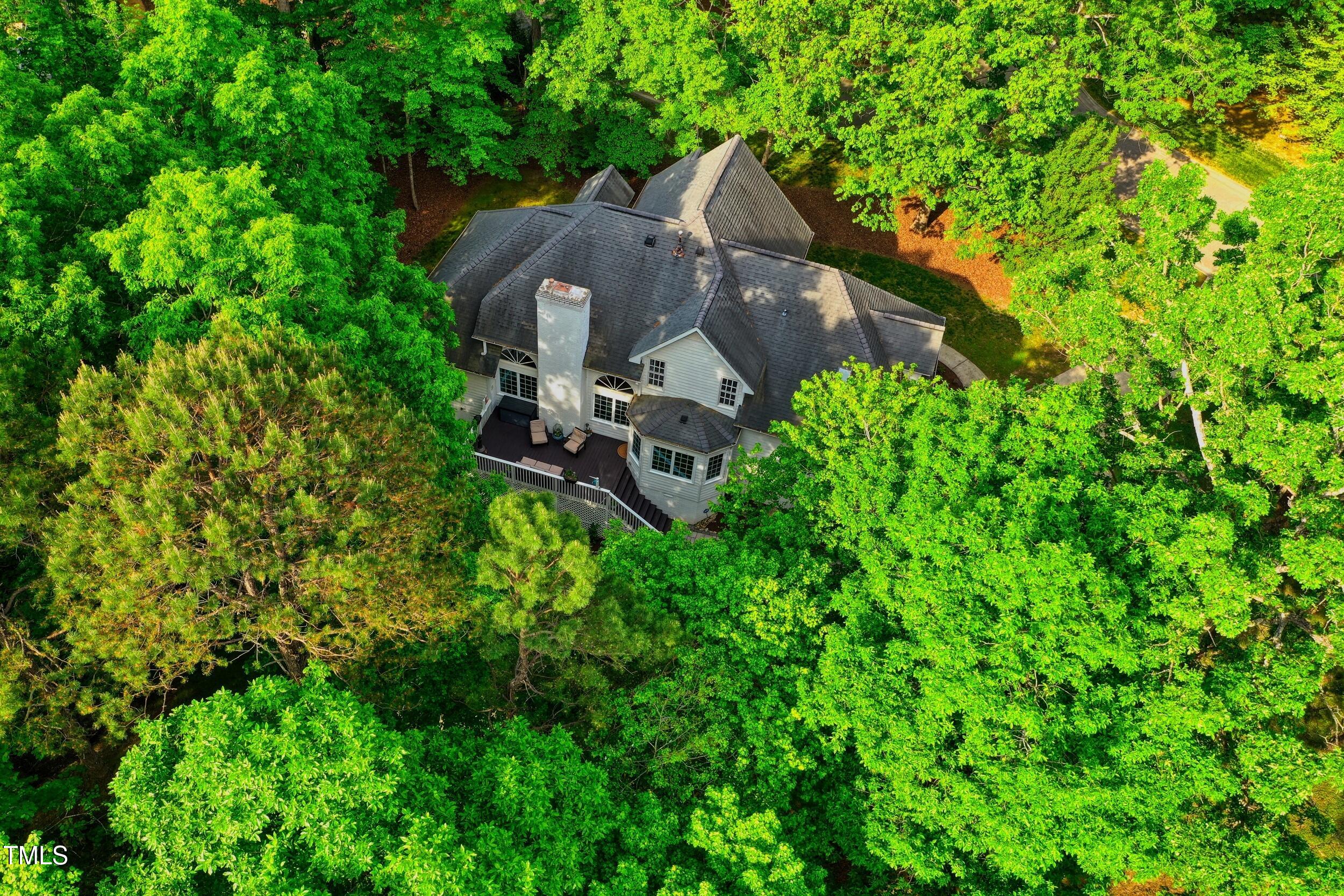 201 Johnstone Ct Court