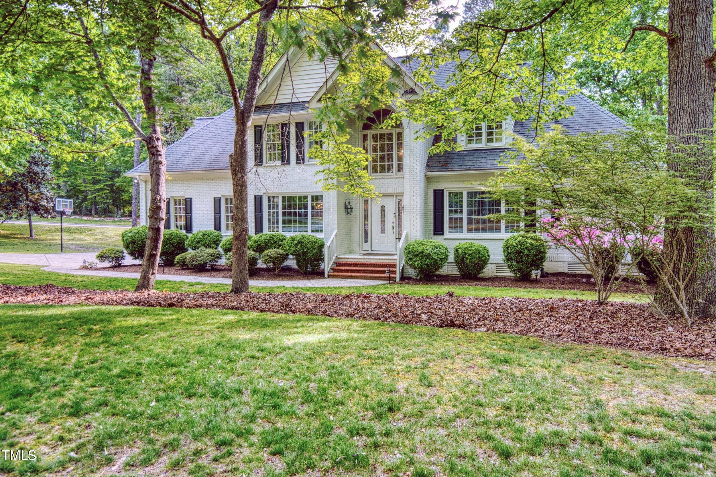 201 Johnstone Ct Court