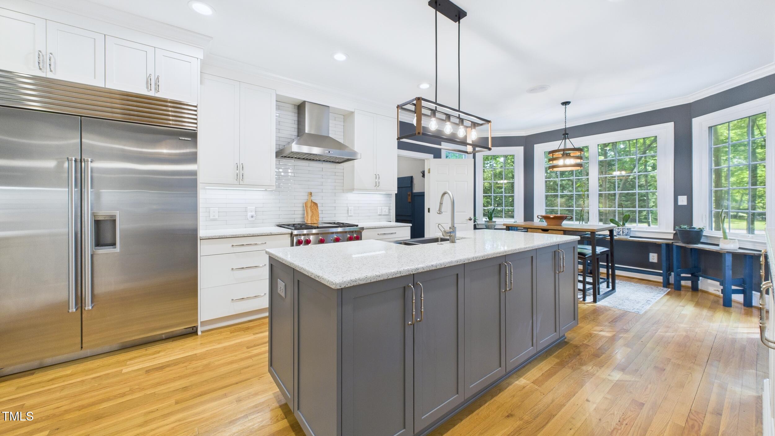 201 Johnstone Ct Court