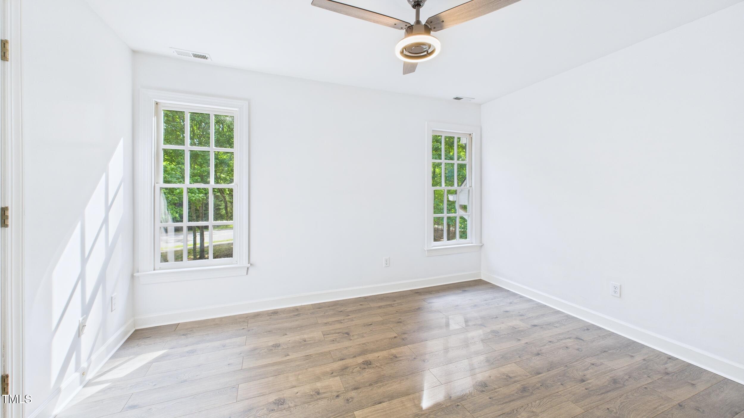 201 Johnstone Ct Court