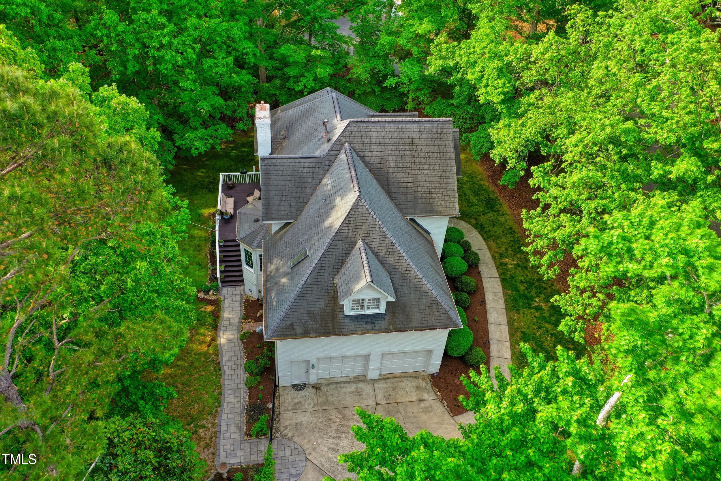 201 Johnstone Ct Court