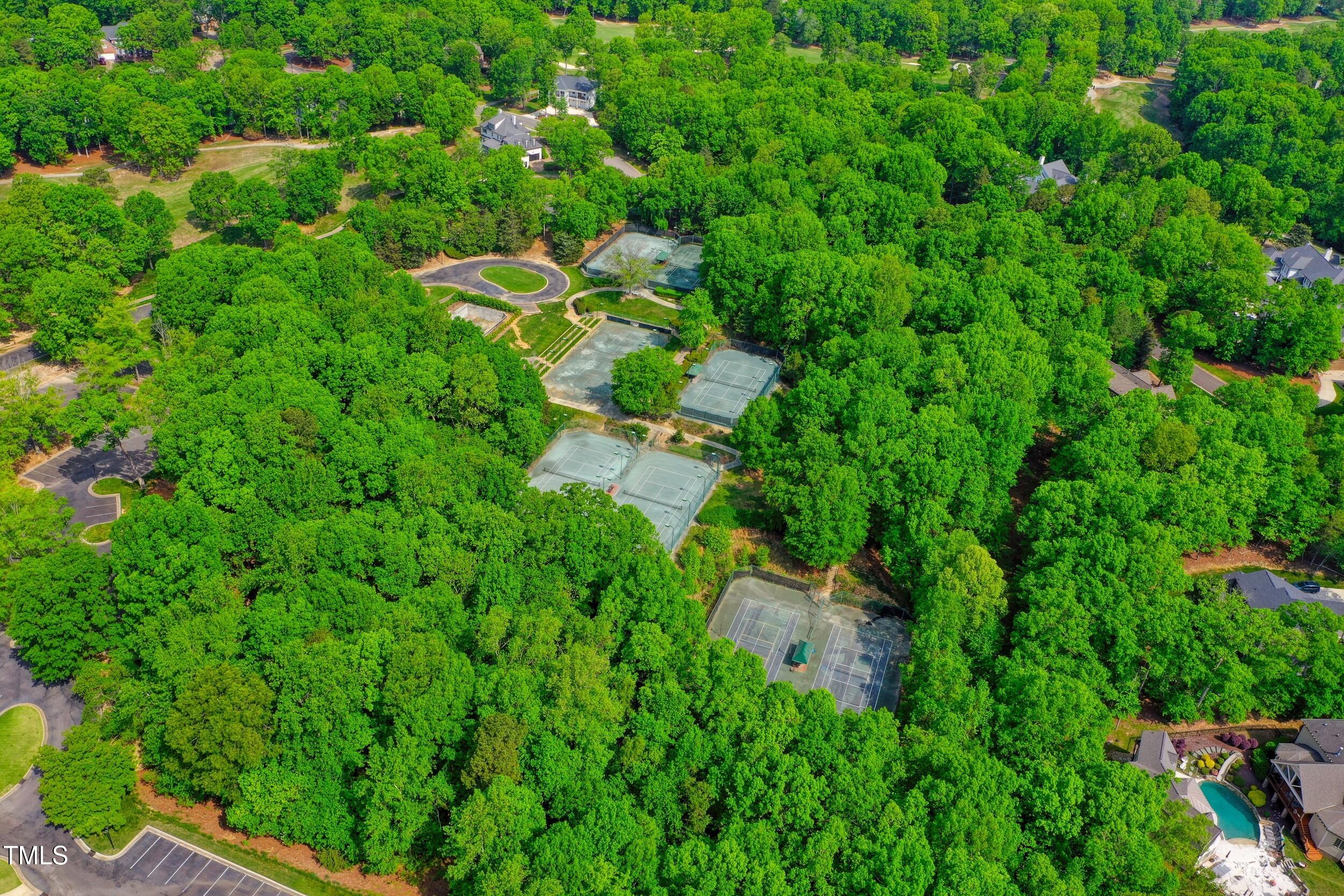 201 Johnstone Ct Court