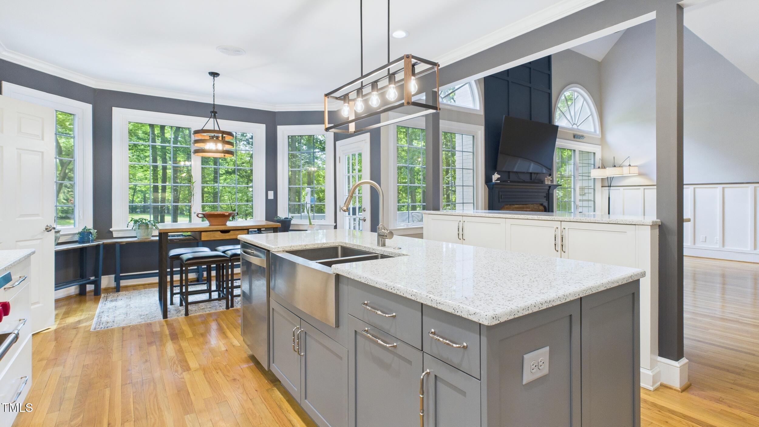 201 Johnstone Ct Court