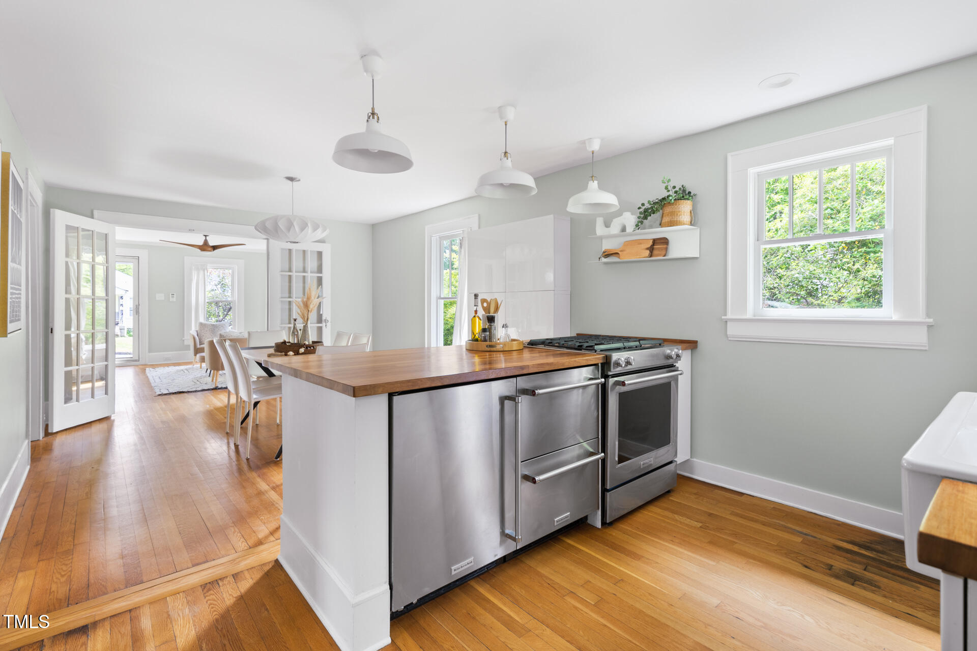 107 E Hammond Street