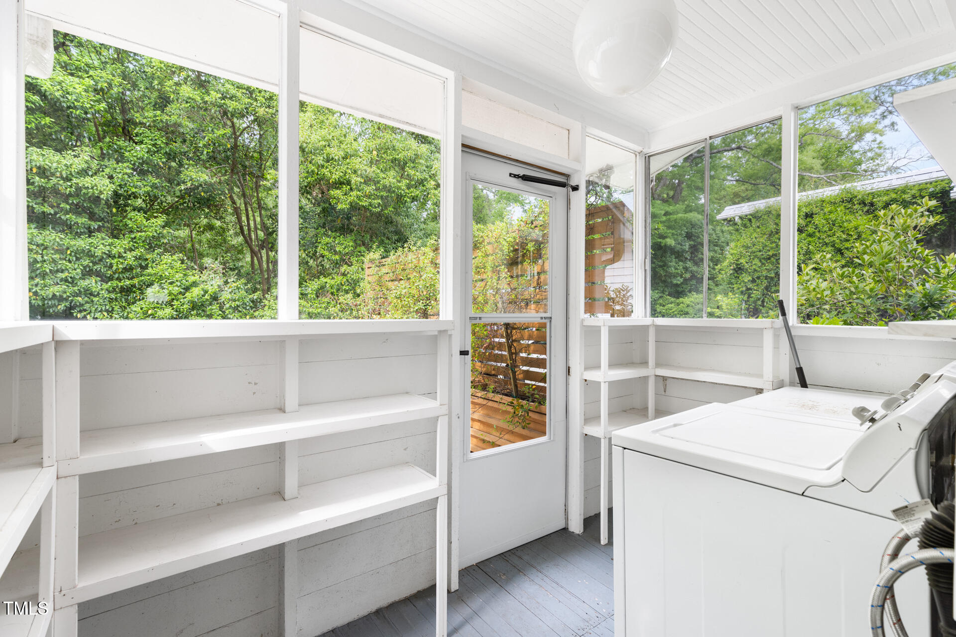 107 E Hammond Street