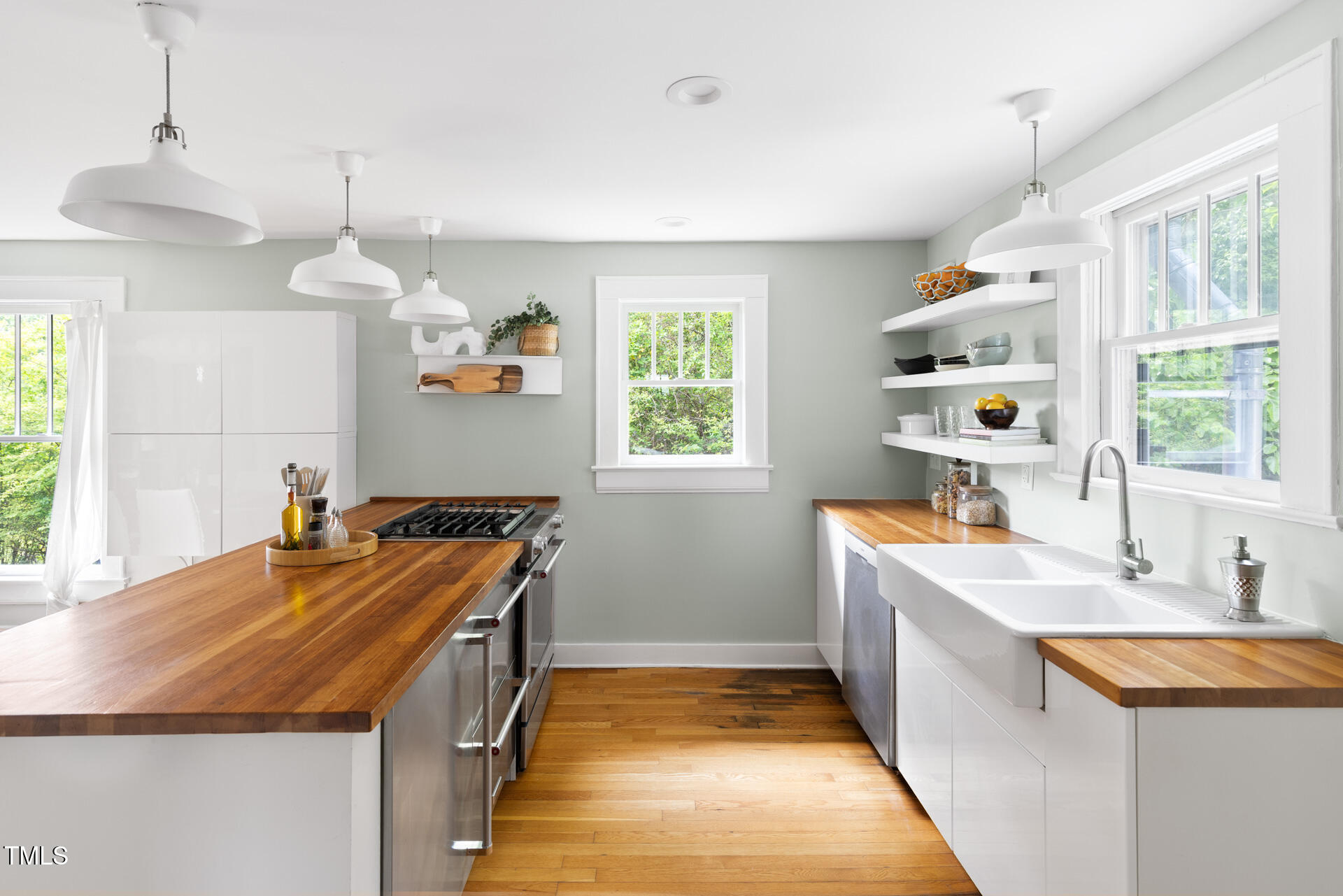 107 E Hammond Street