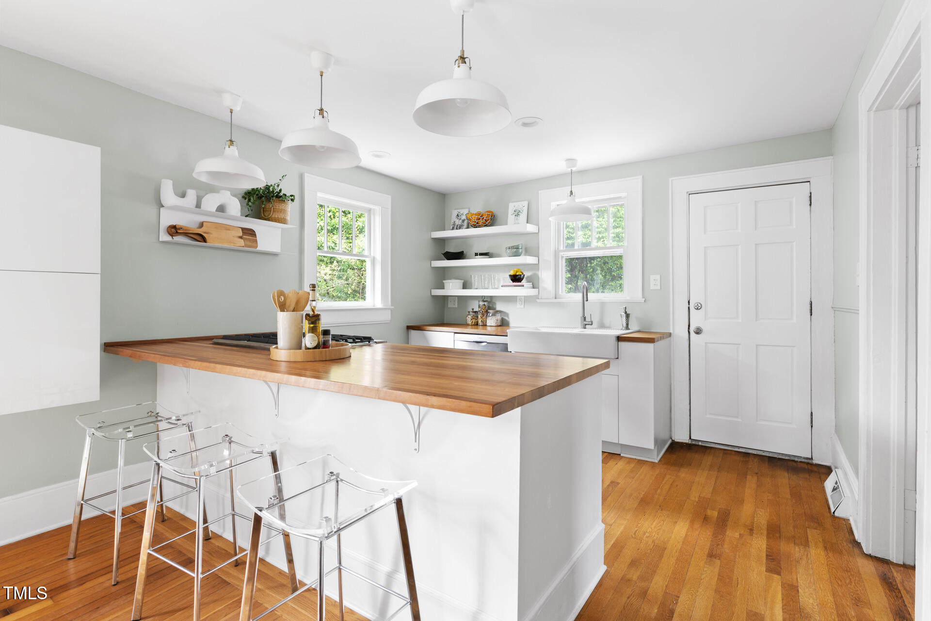 107 E Hammond Street