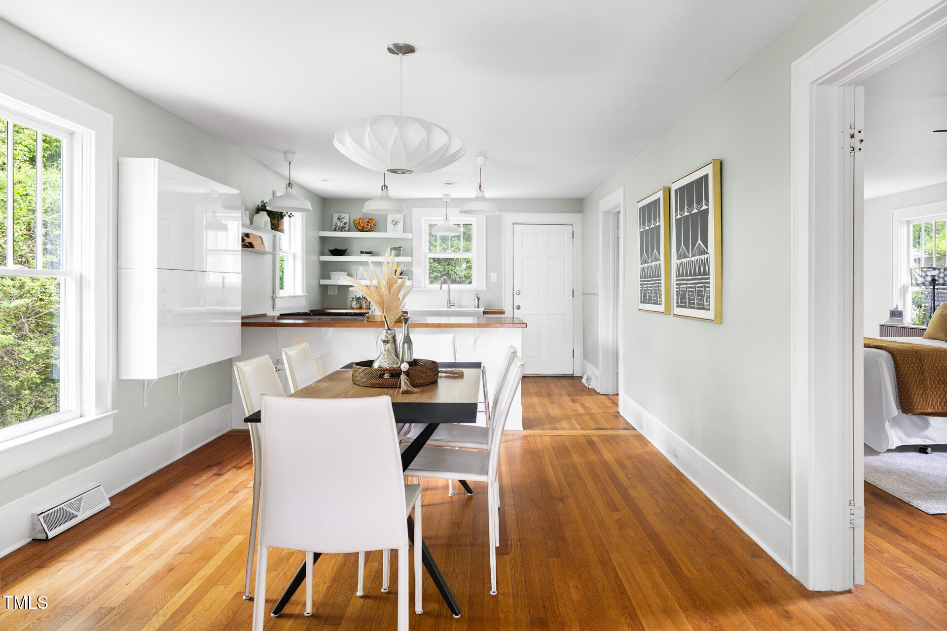 107 E Hammond Street