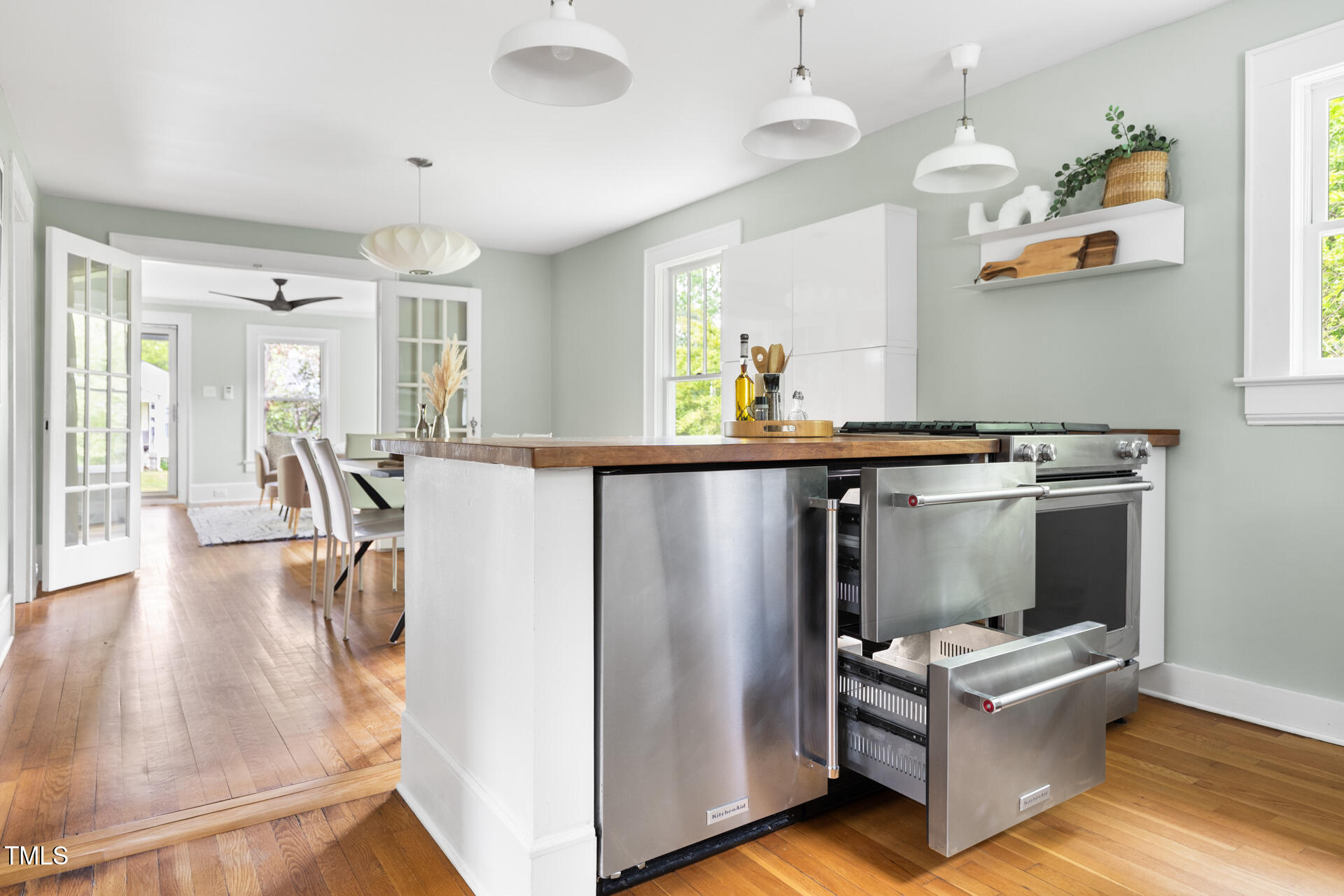 107 E Hammond Street