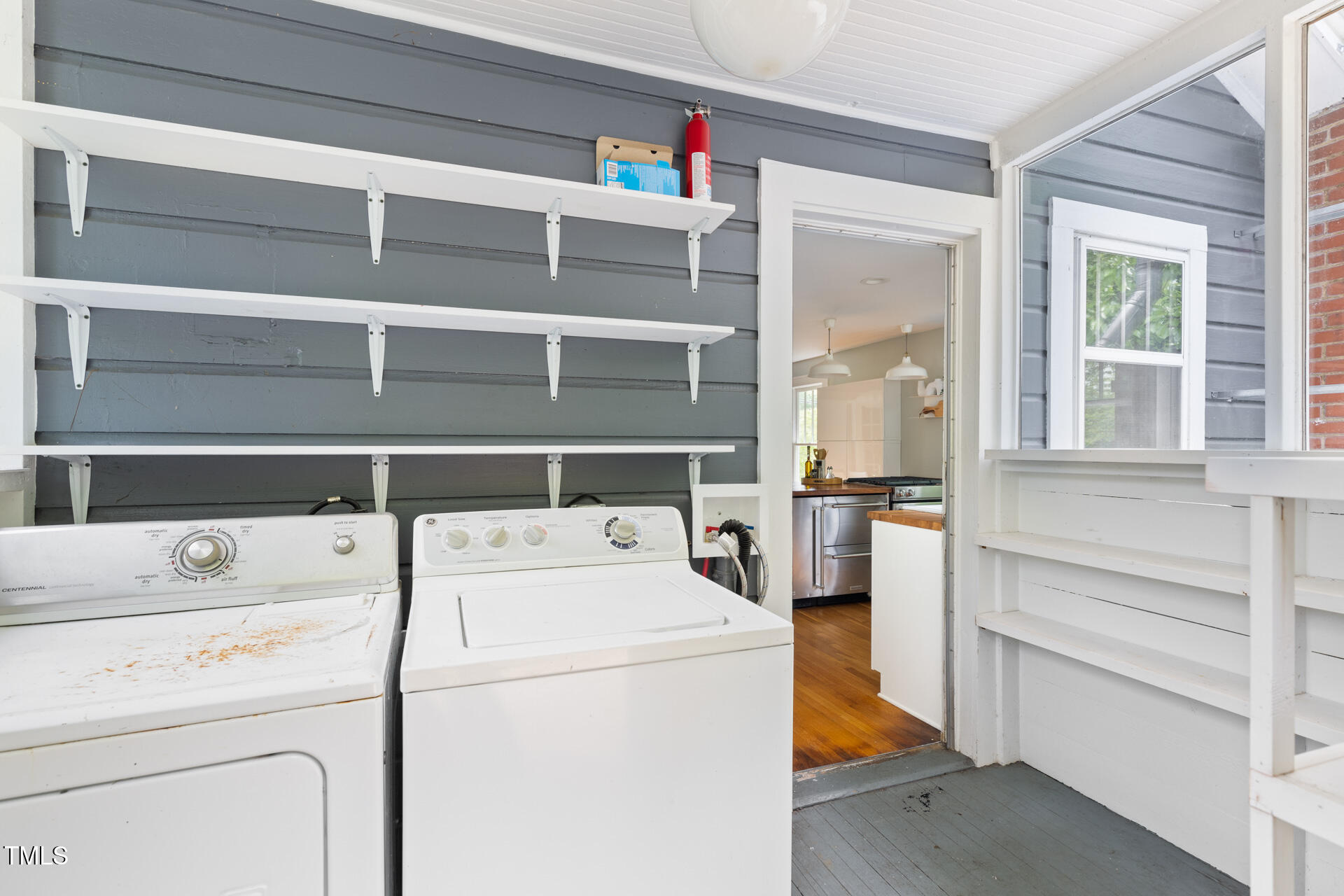 107 E Hammond Street