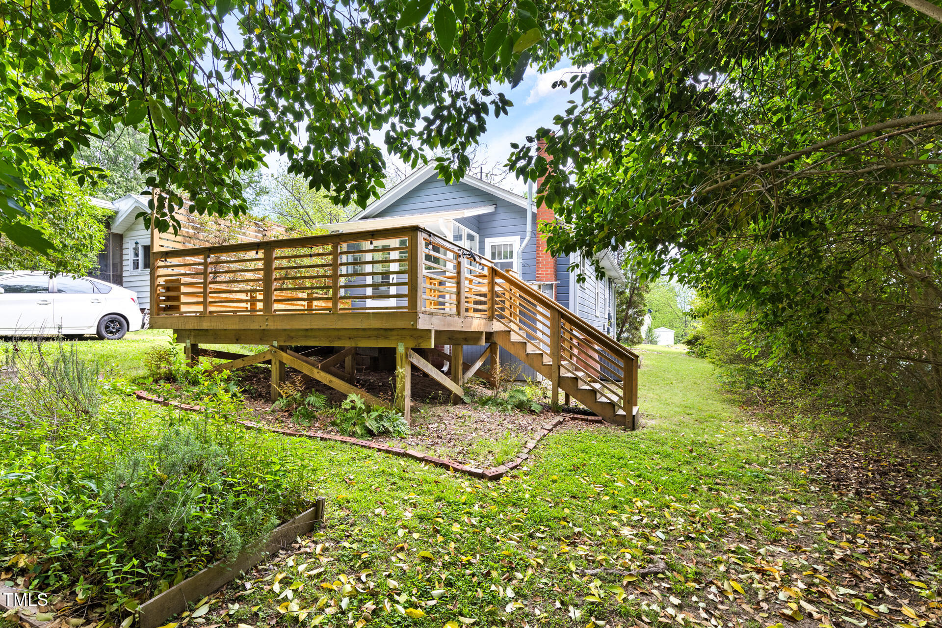 107 E Hammond Street