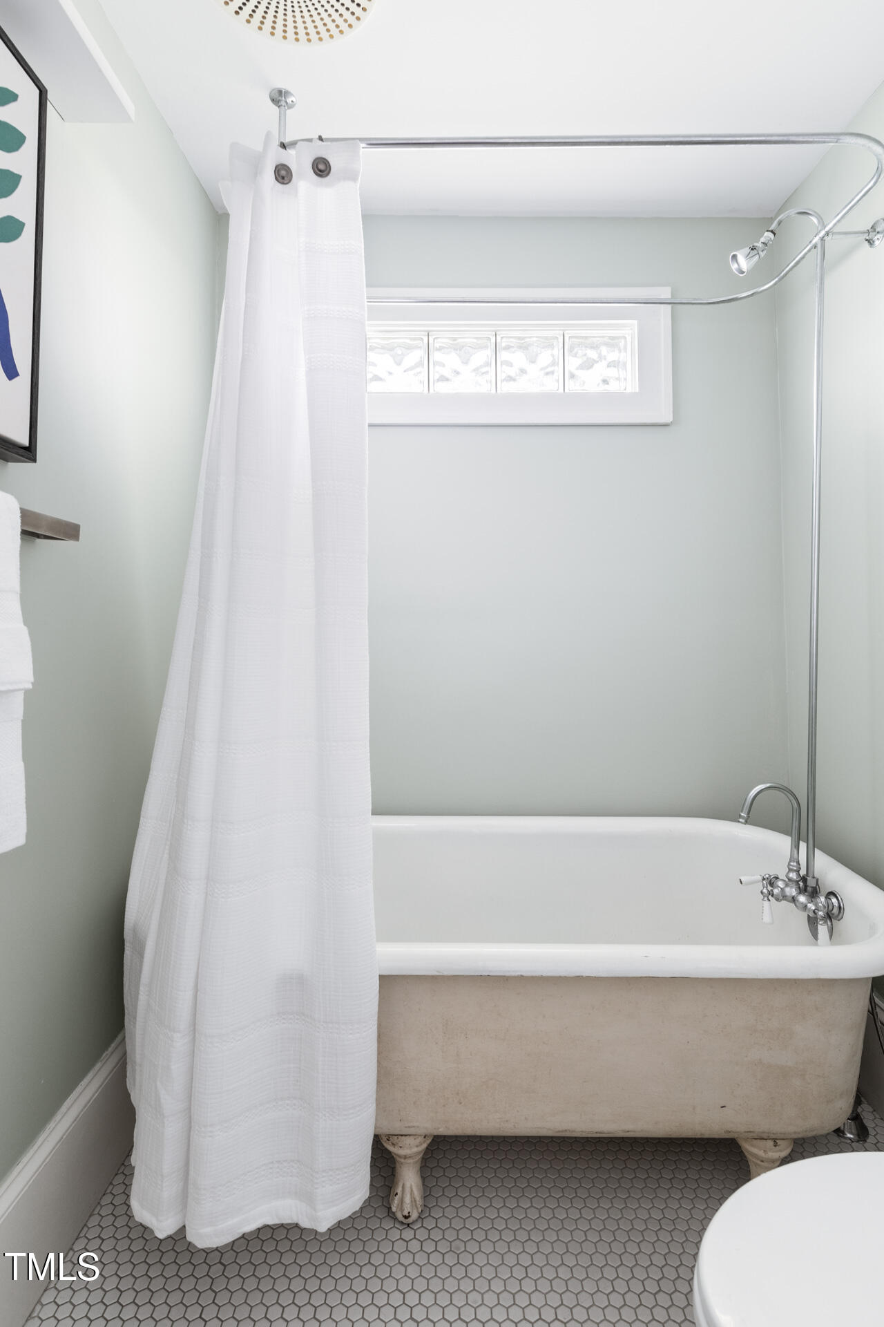 107 E Hammond Street