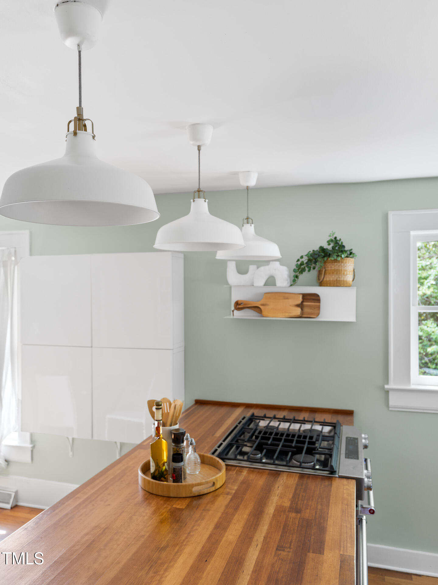 107 E Hammond Street