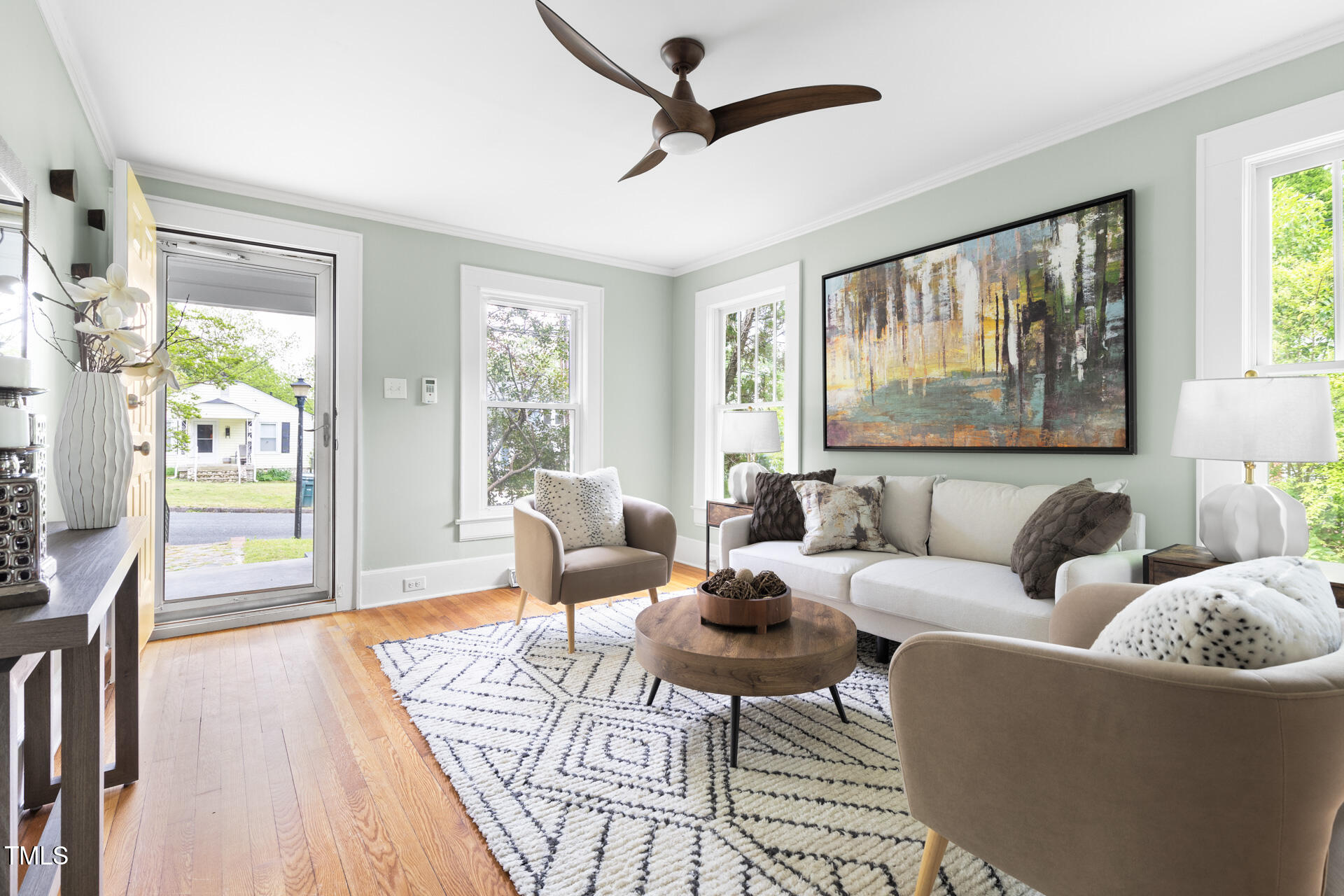 107 E Hammond Street