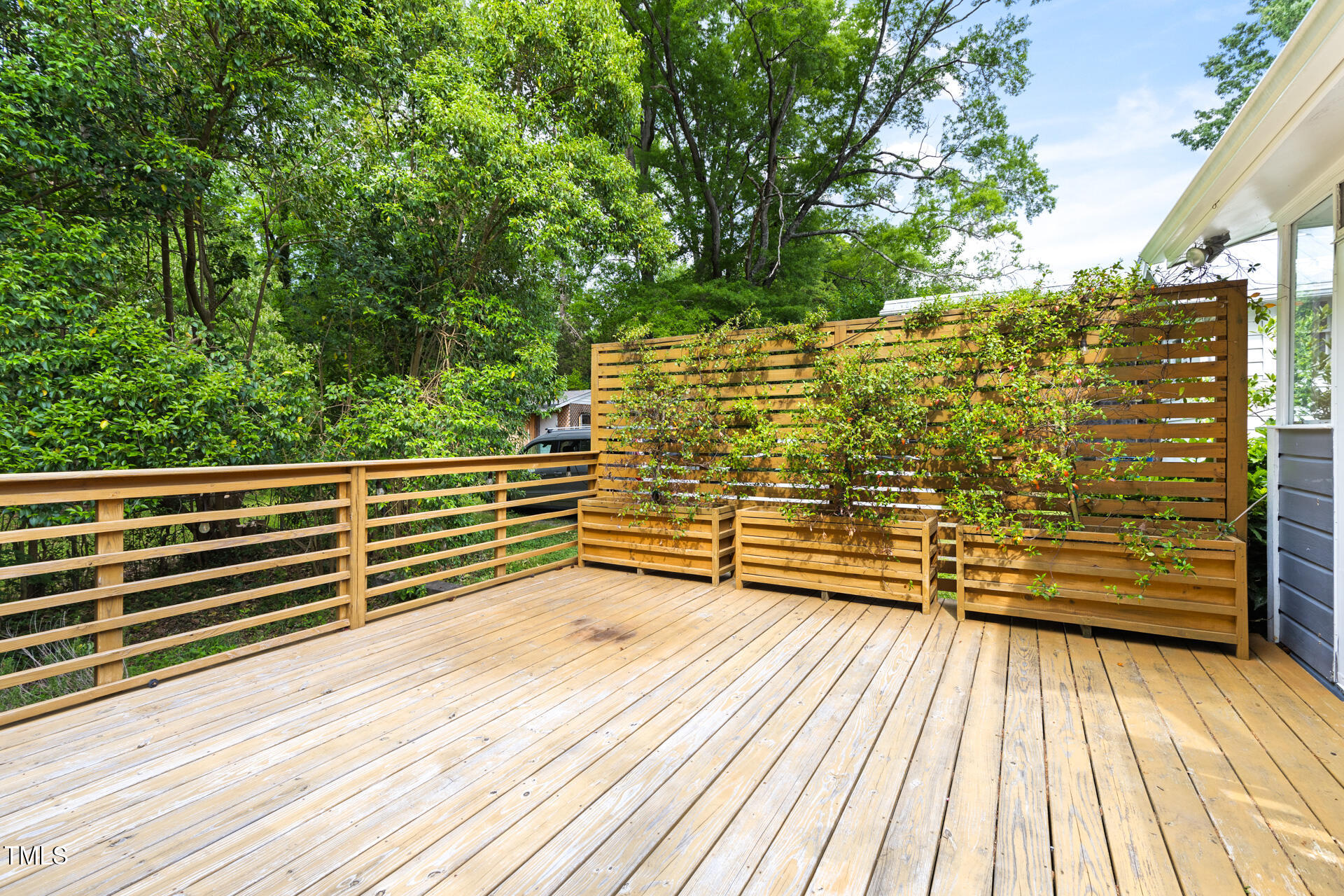 107 E Hammond Street