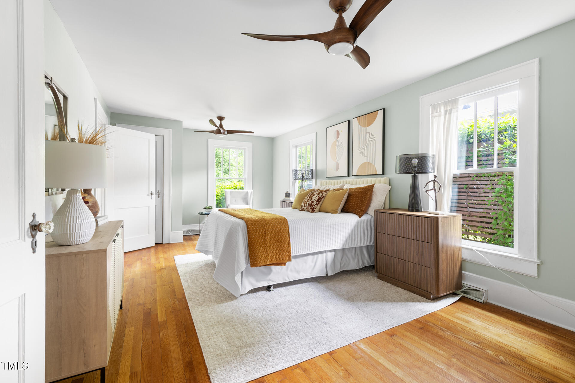 107 E Hammond Street