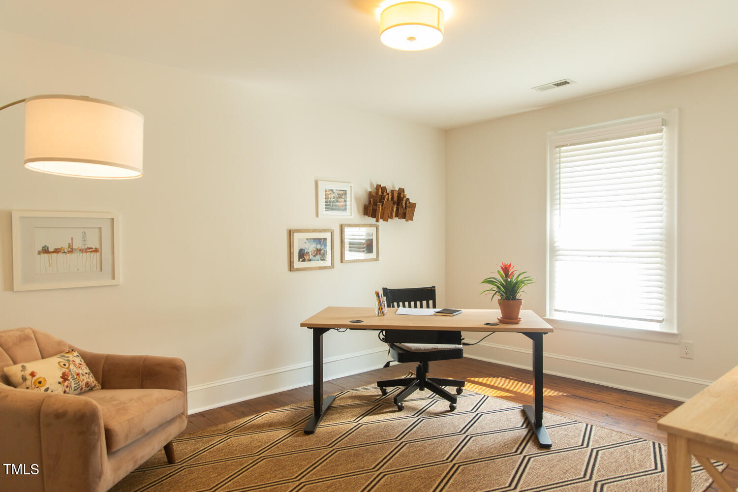 112 E Edgewood Drive