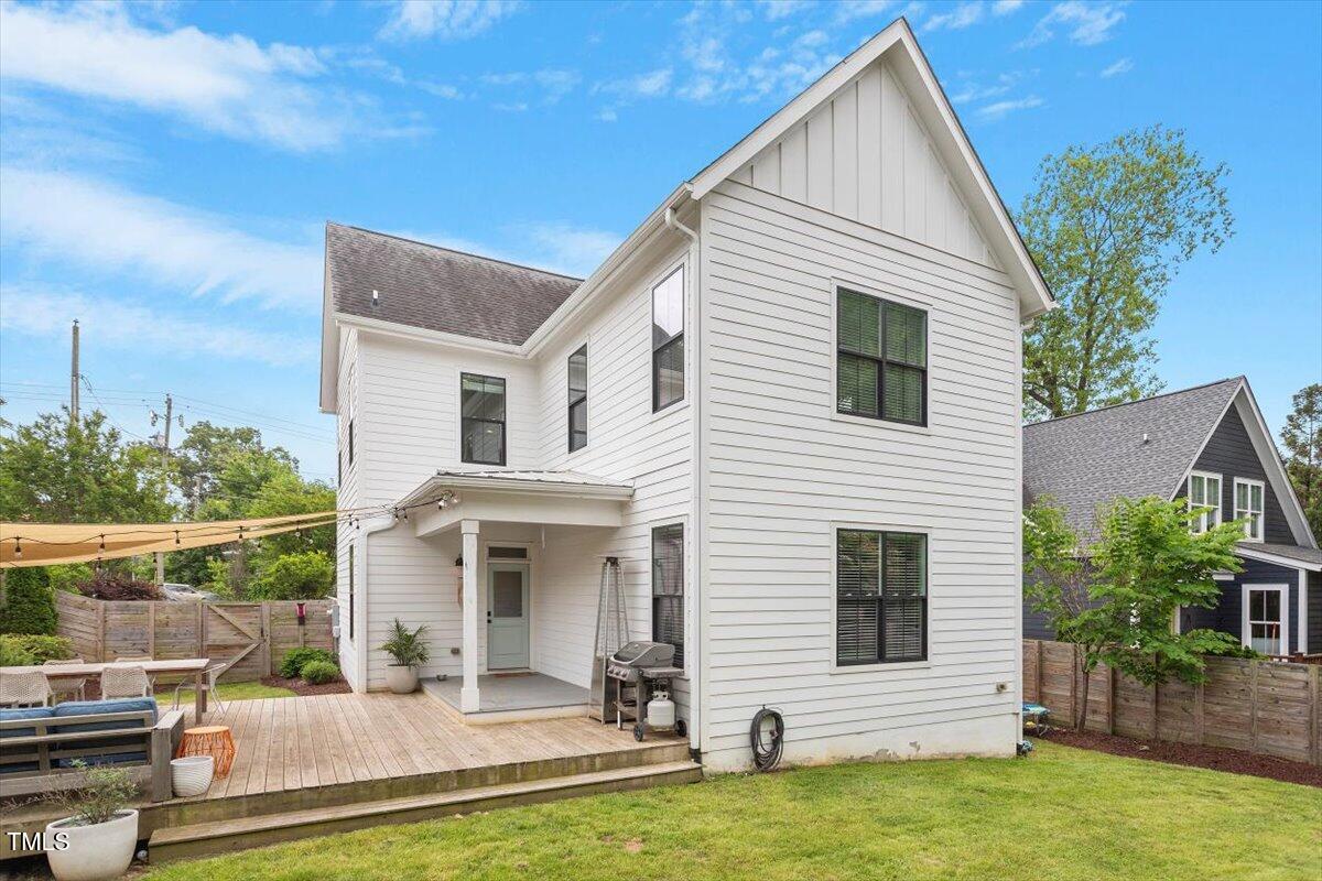 811 E Lane Street