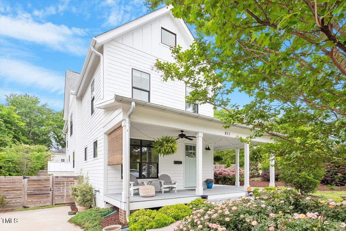 811 E Lane Street