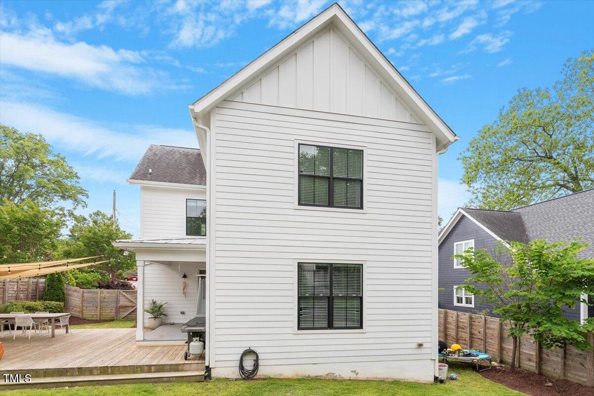 811 E Lane Street