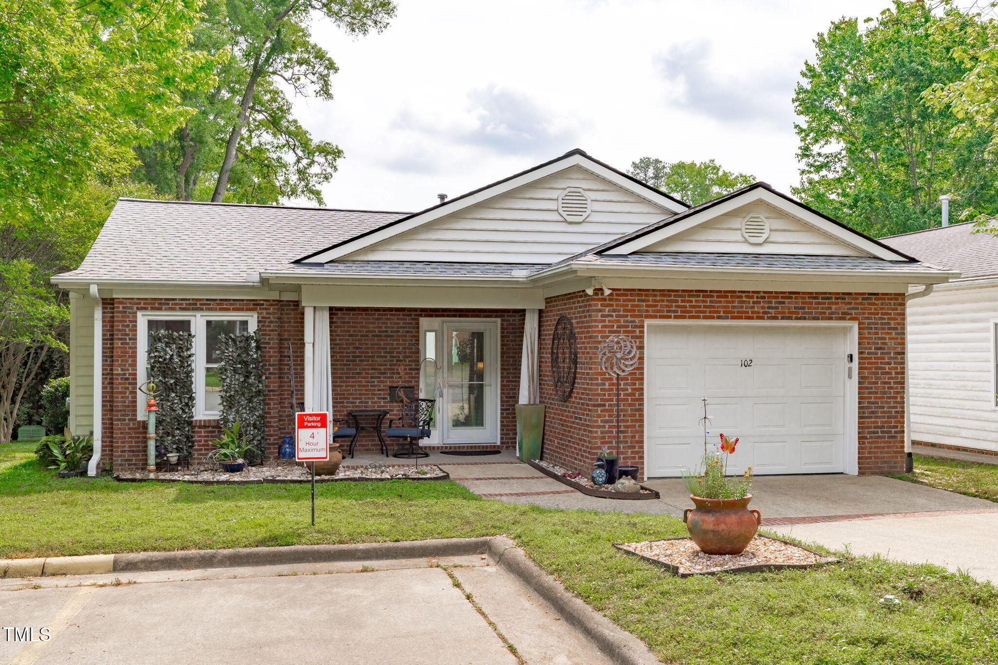 102 Fairgrove Way Way