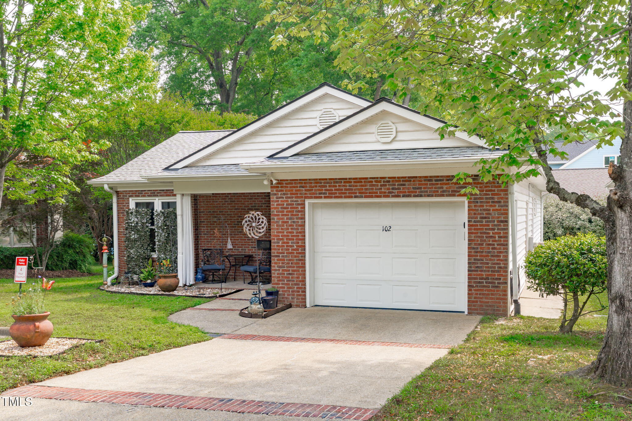 102 Fairgrove Way Way