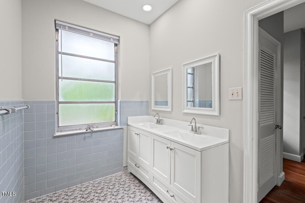 1502 Washington Street