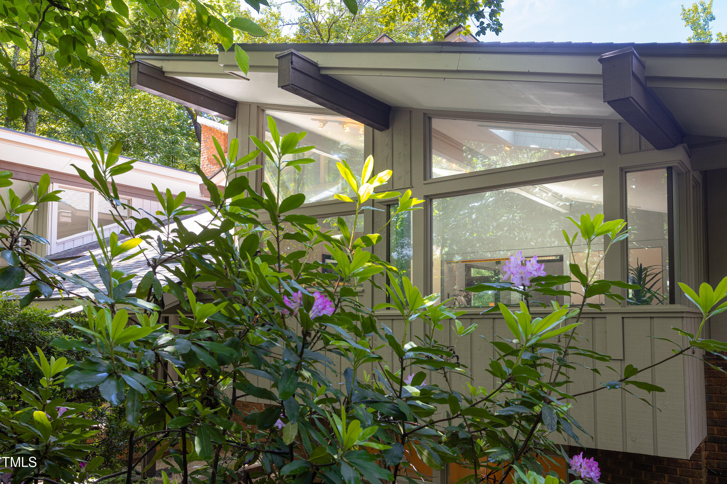 1604 Pinecrest Road