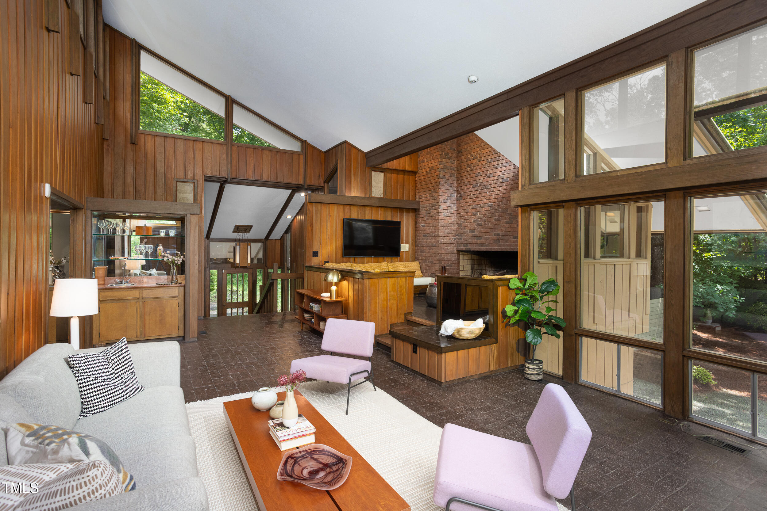 1604 Pinecrest Road