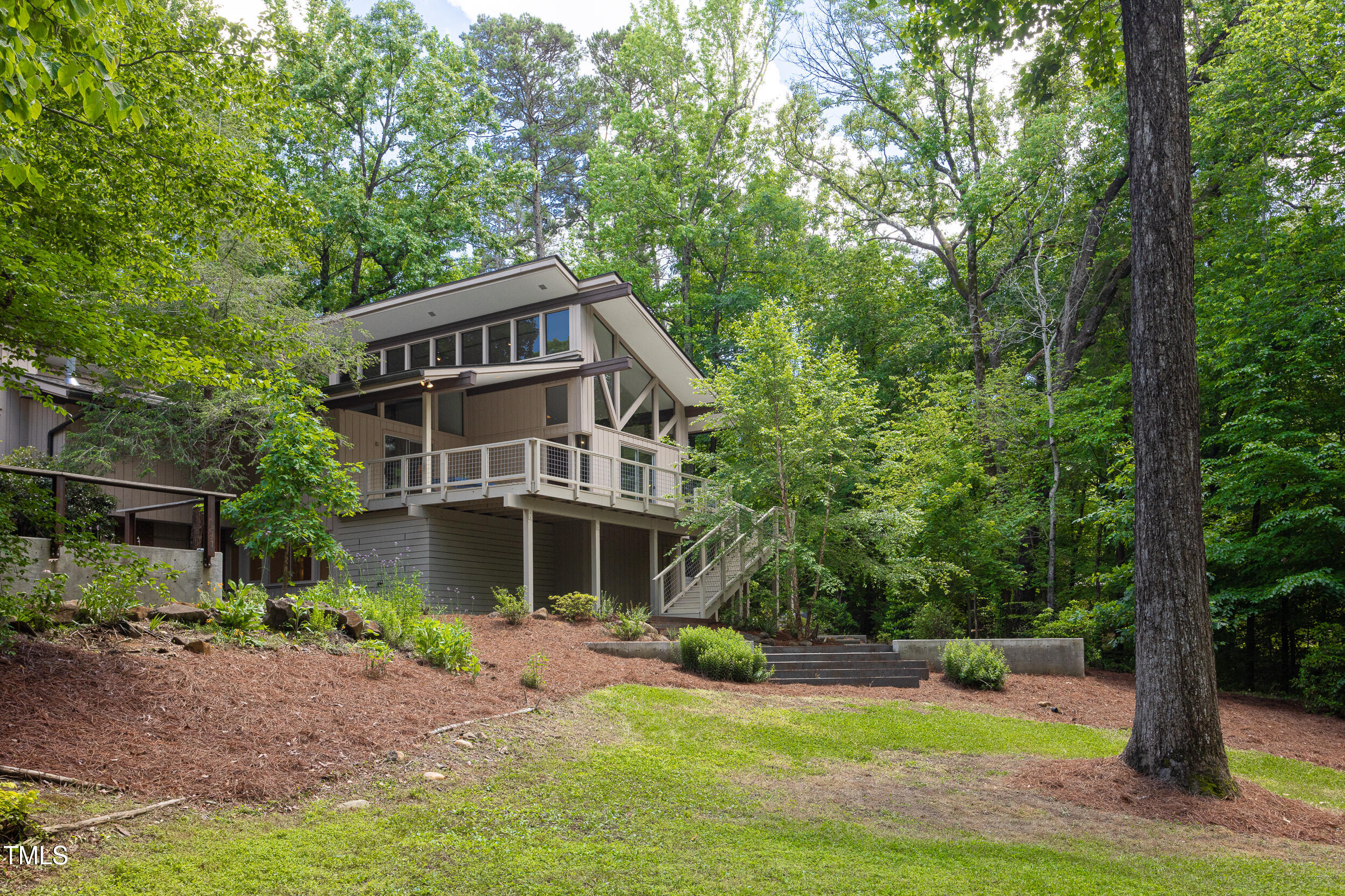 1604 Pinecrest Road