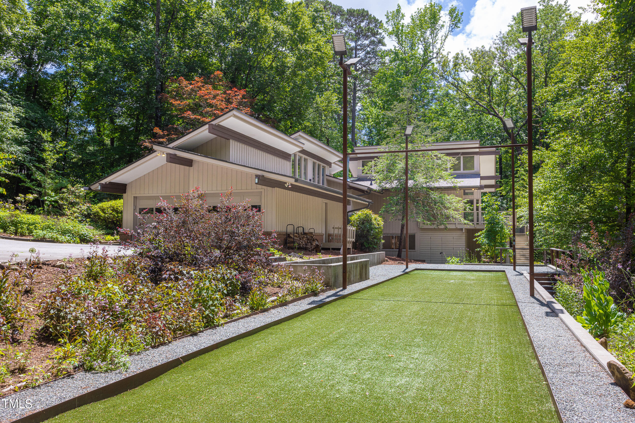 1604 Pinecrest Road