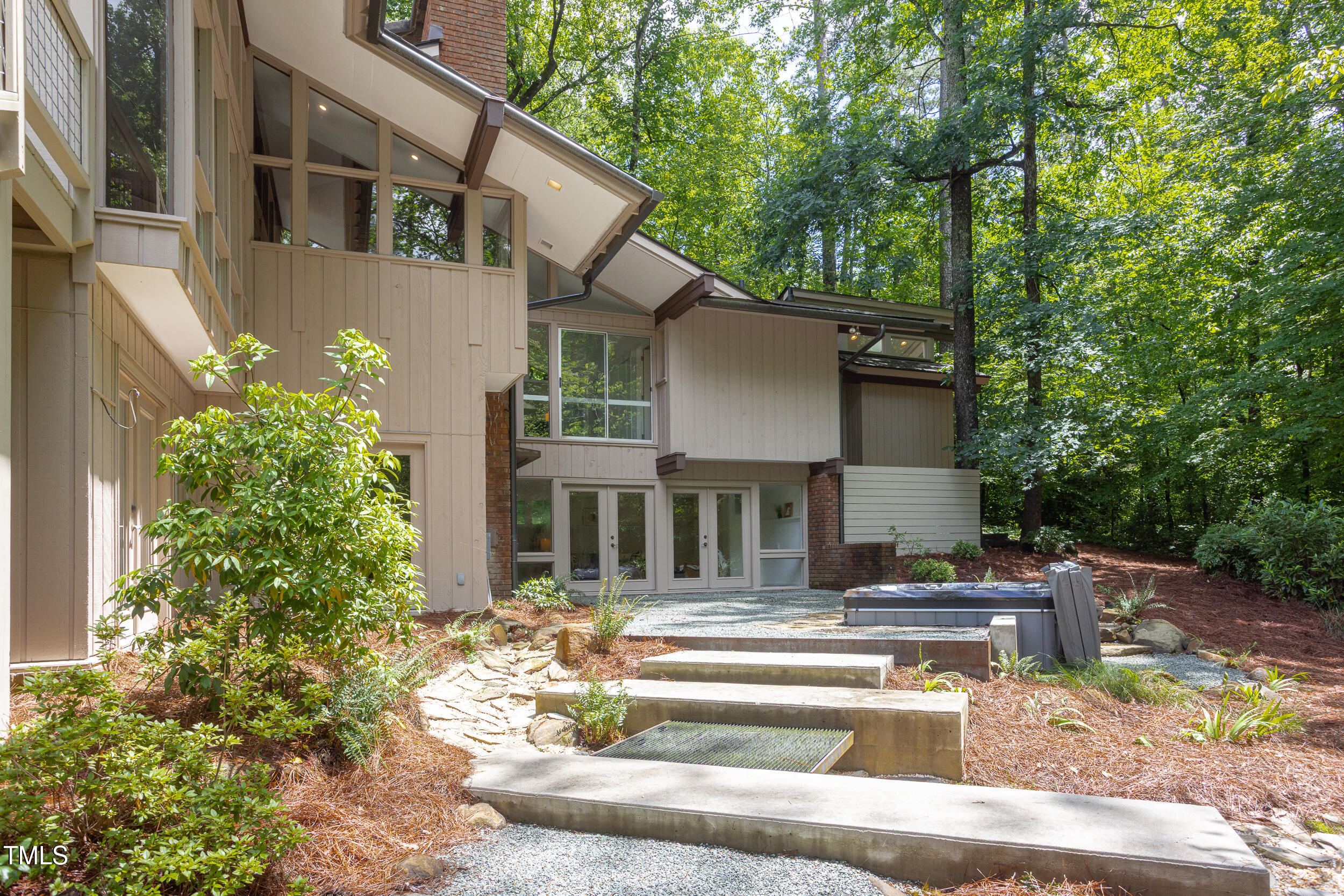 1604 Pinecrest Road
