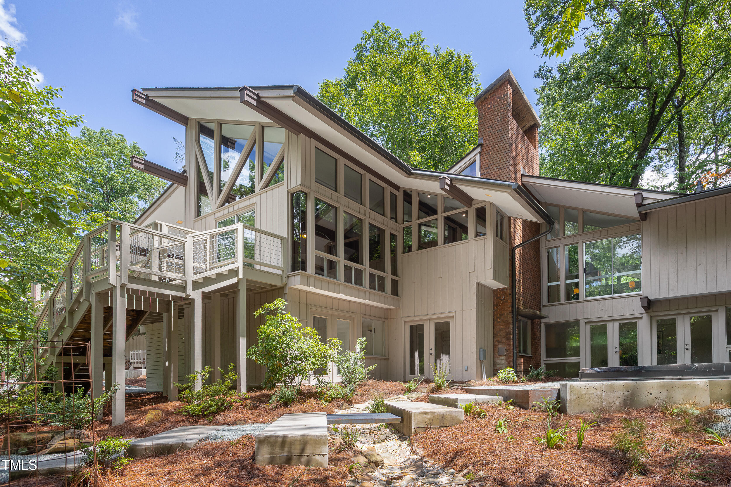 1604 Pinecrest Road