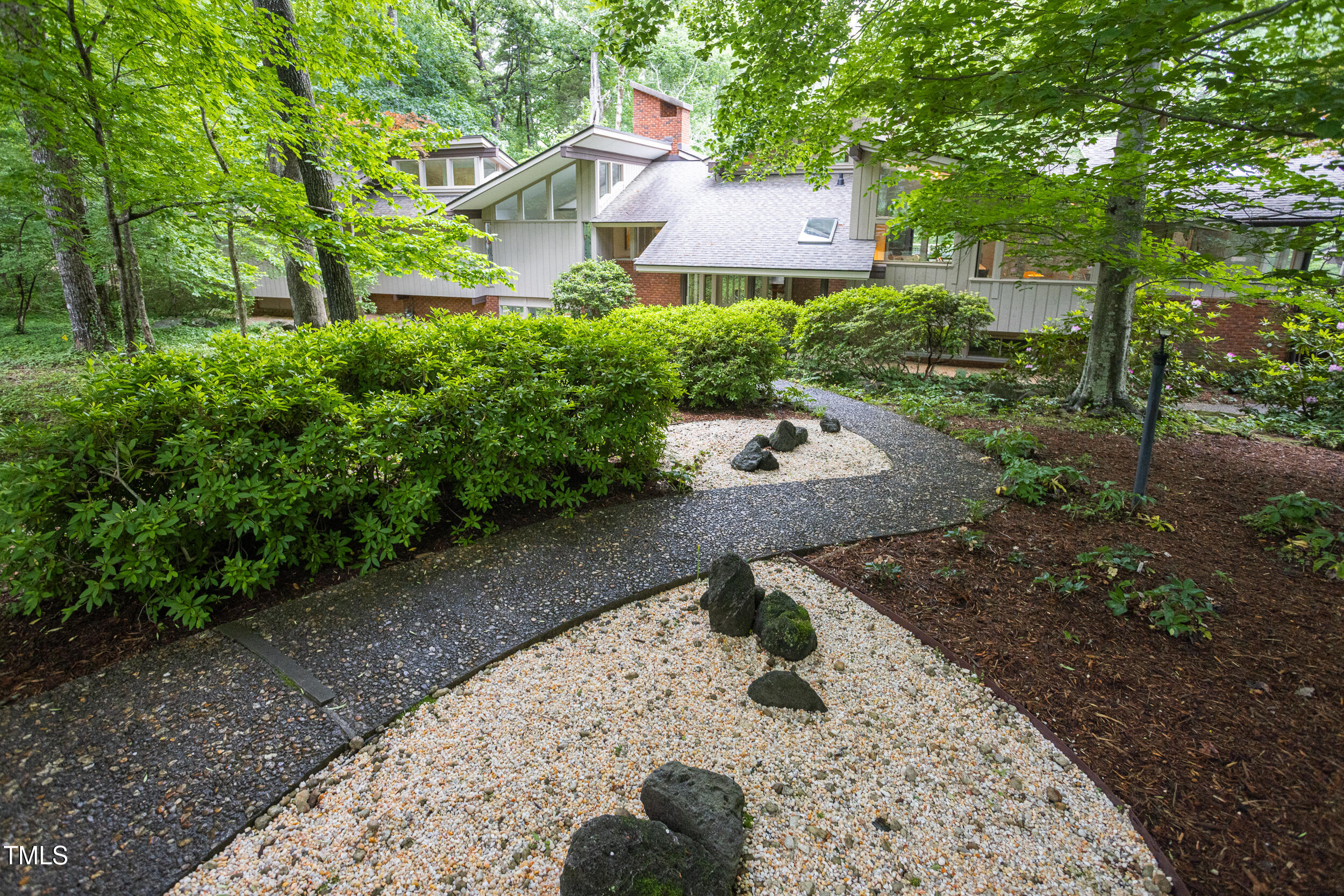 1604 Pinecrest Road