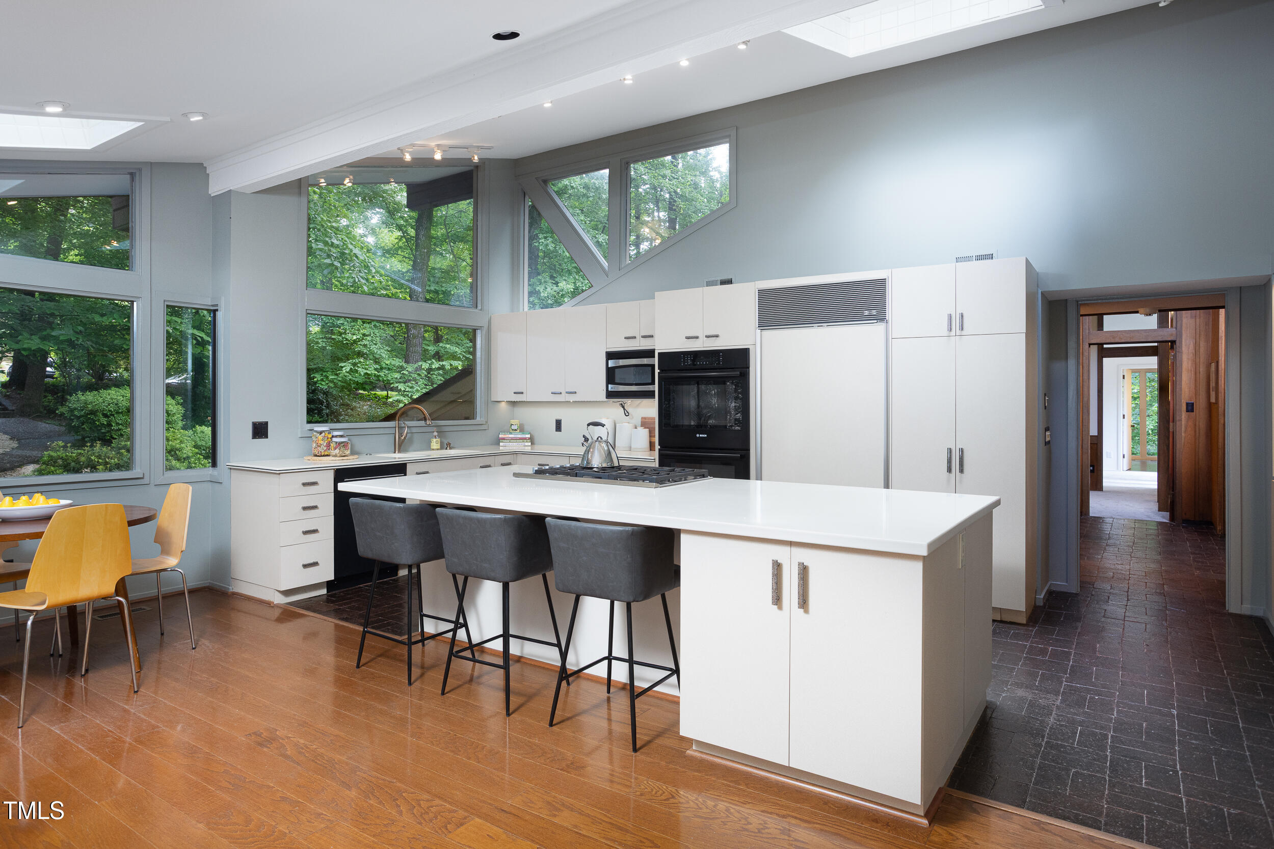 1604 Pinecrest Road