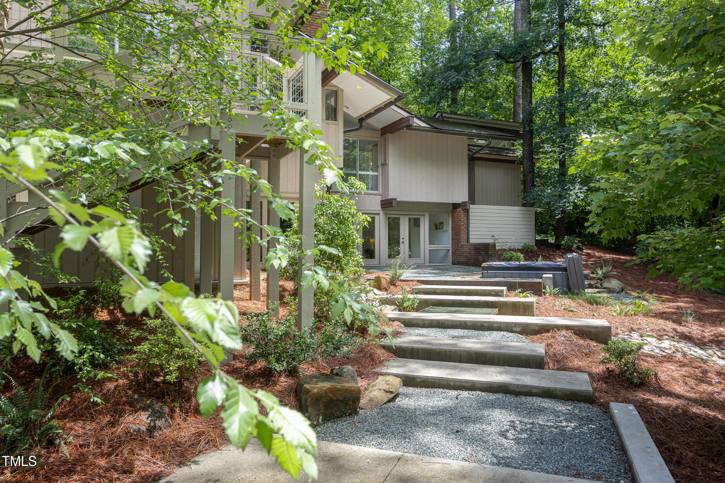 1604 Pinecrest Road