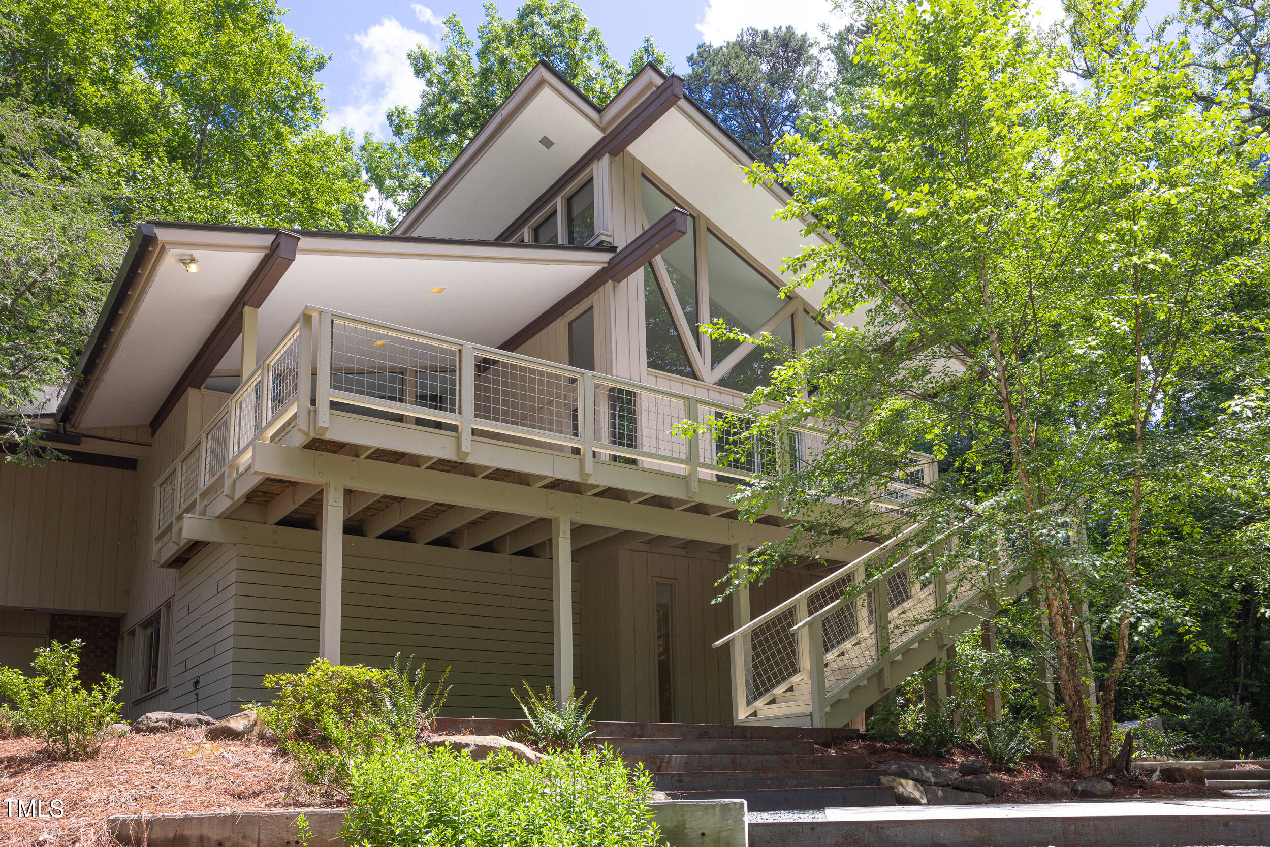 1604 Pinecrest Road