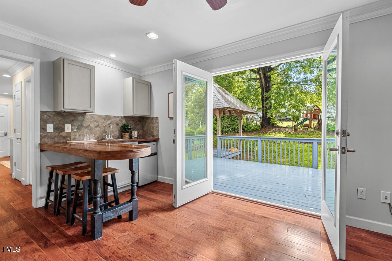 5409 Knollwood Rd Road
