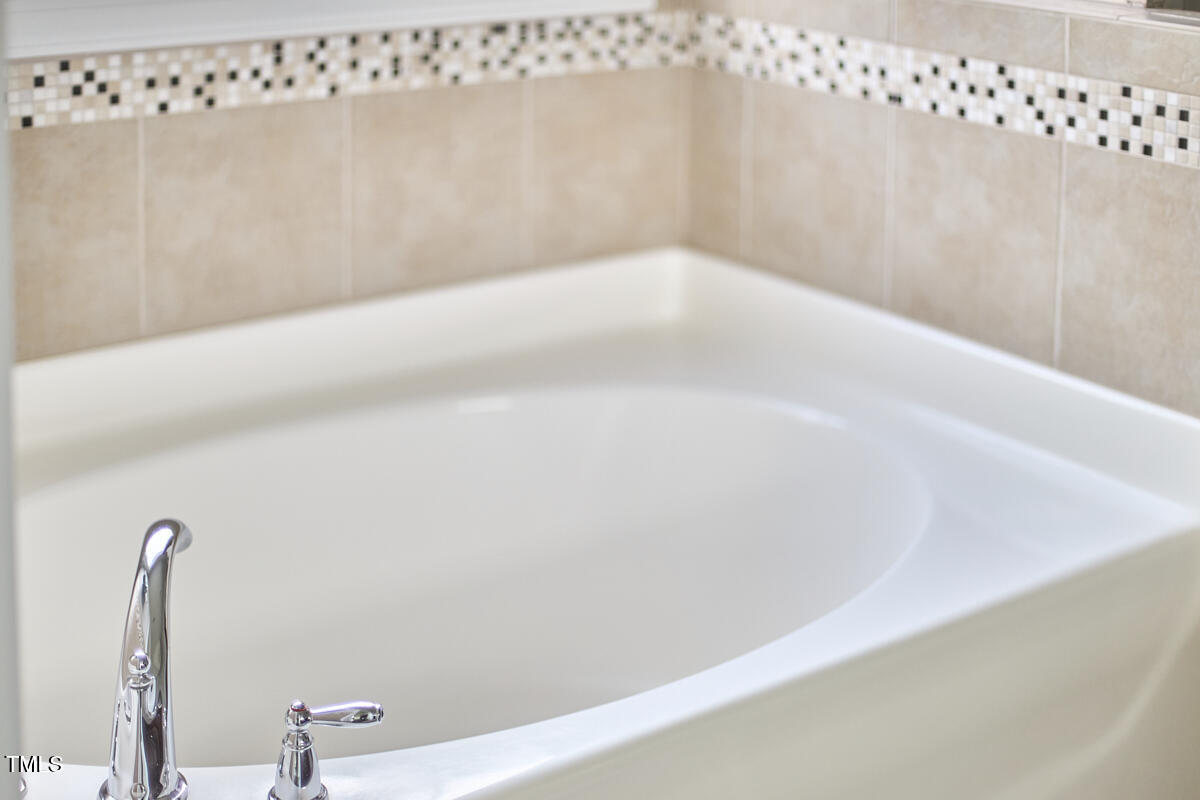 2916 Reynolda Circle