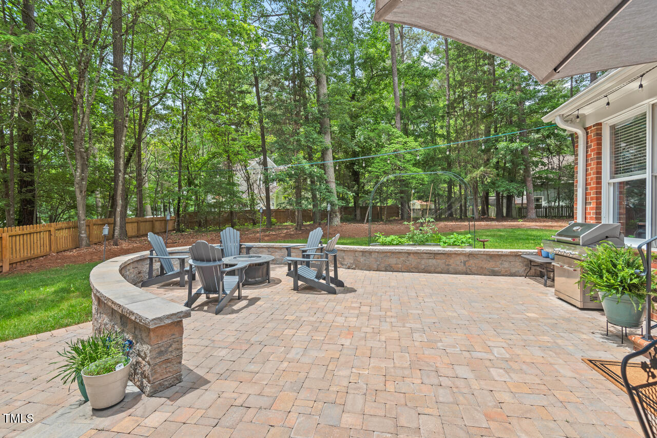 9900 Two Robins Court