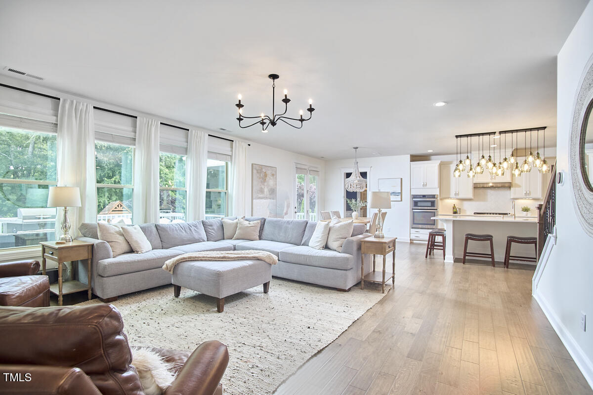 112 Filigree Way
