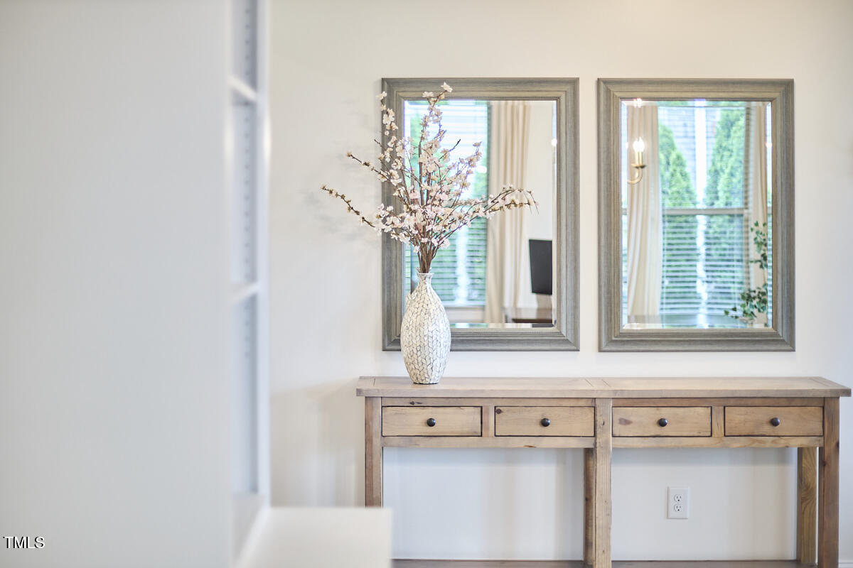 112 Filigree Way